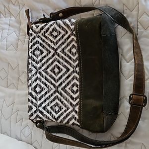 Myra cross body purse